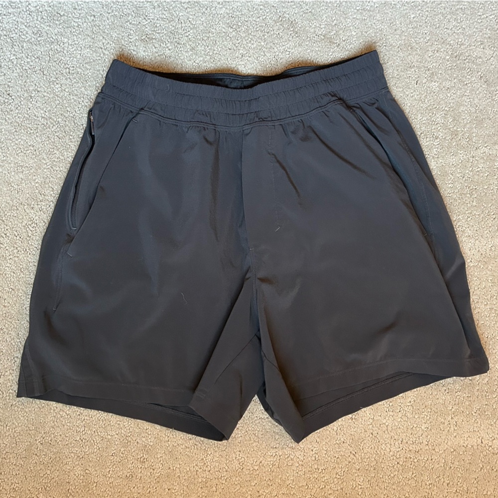 Lululemon Men’s Pace Breaker Short 5” LL Graphite Gray size Small